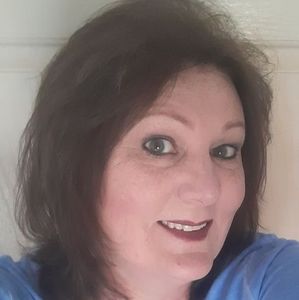 Meet your Posher, Valorie